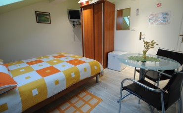 Room Idrijca